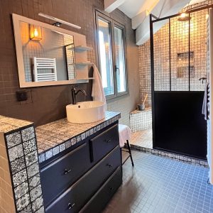 Salles d'eau - appartement vue mer à vendre