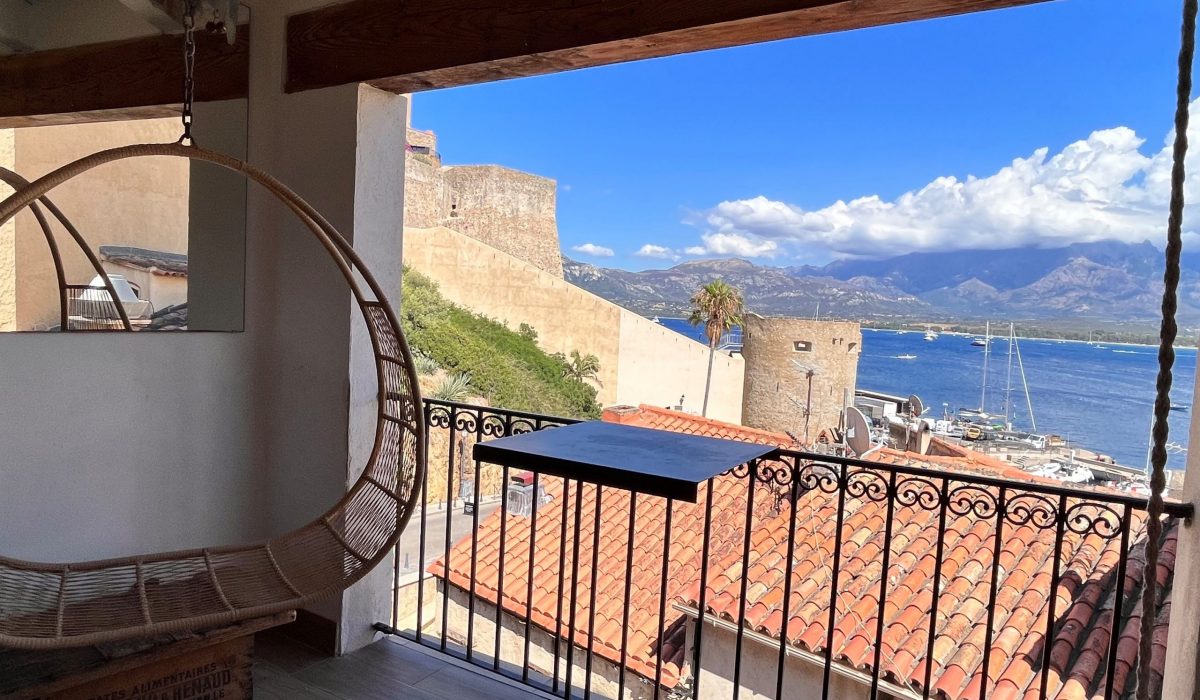 Terrasse vue mer appartement Calvi Balagne